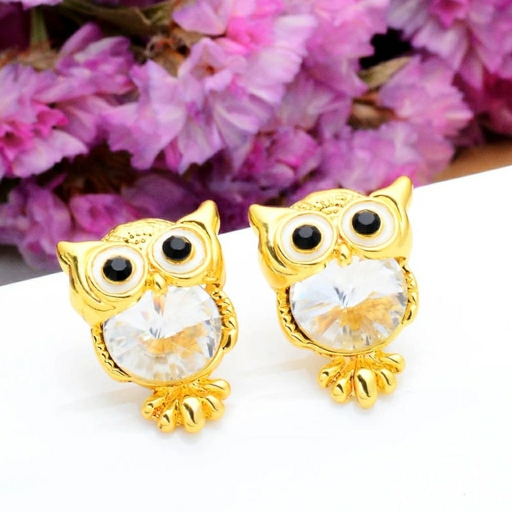 Nice a stud earrings for women